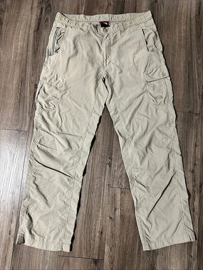 The North Face Khaki Cargo Pants Color  
Size Medium